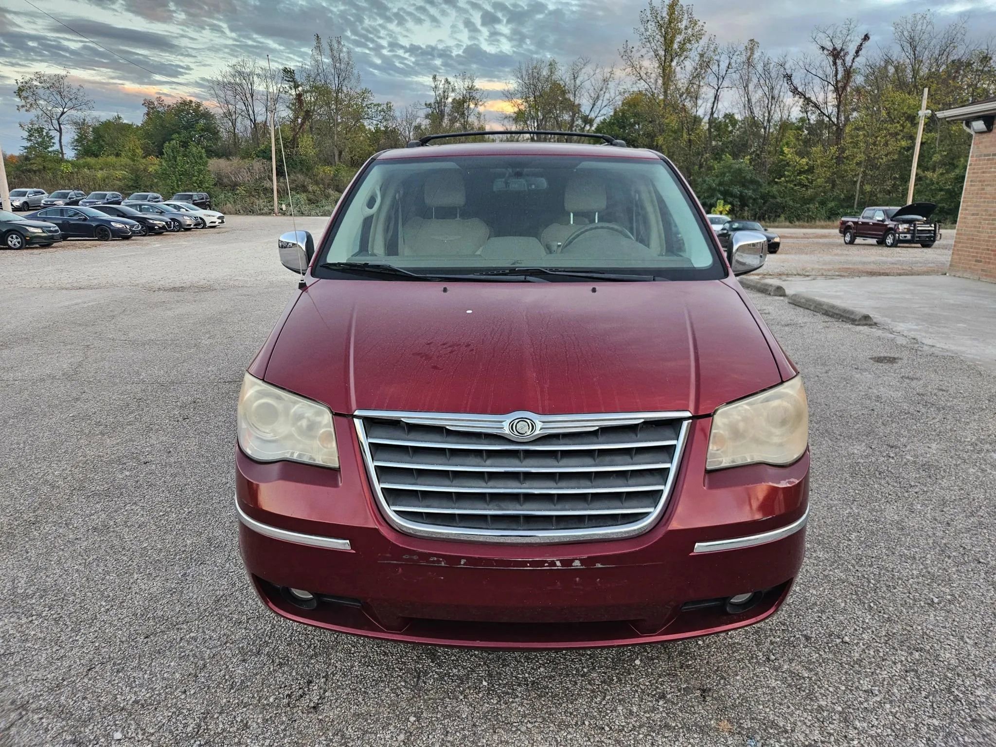 Used 2010 Chrysler Town & Country Limited FWD image 3