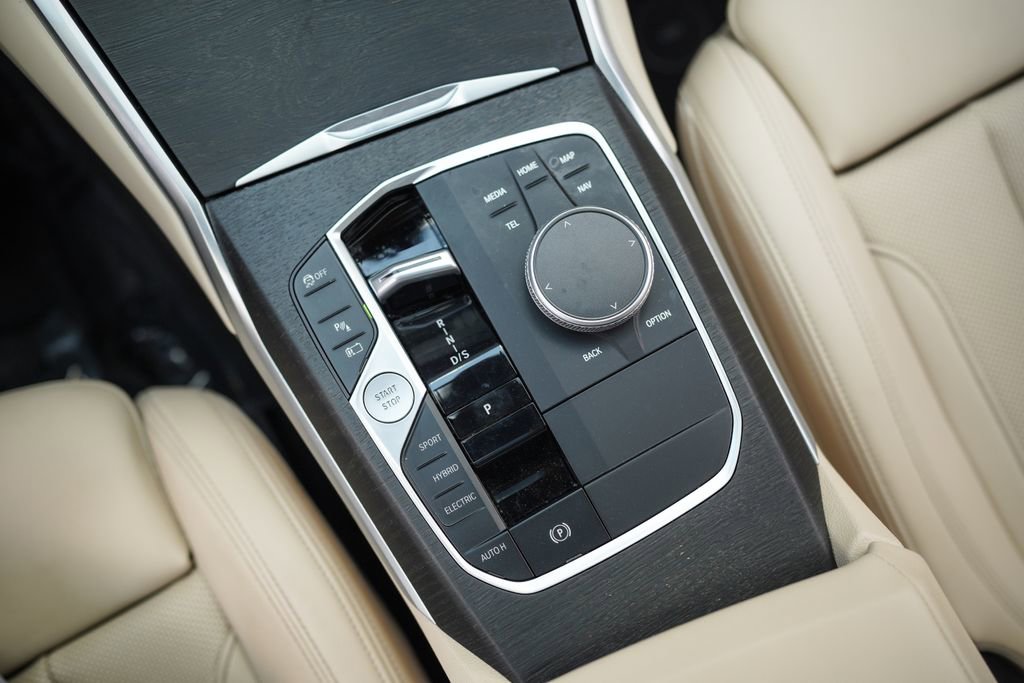 Used 2023 BMW 330e w/ Driving Assistance Package image 34