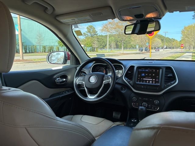 Used 2016 Jeep Cherokee Limited w/ Luxury Group image 25