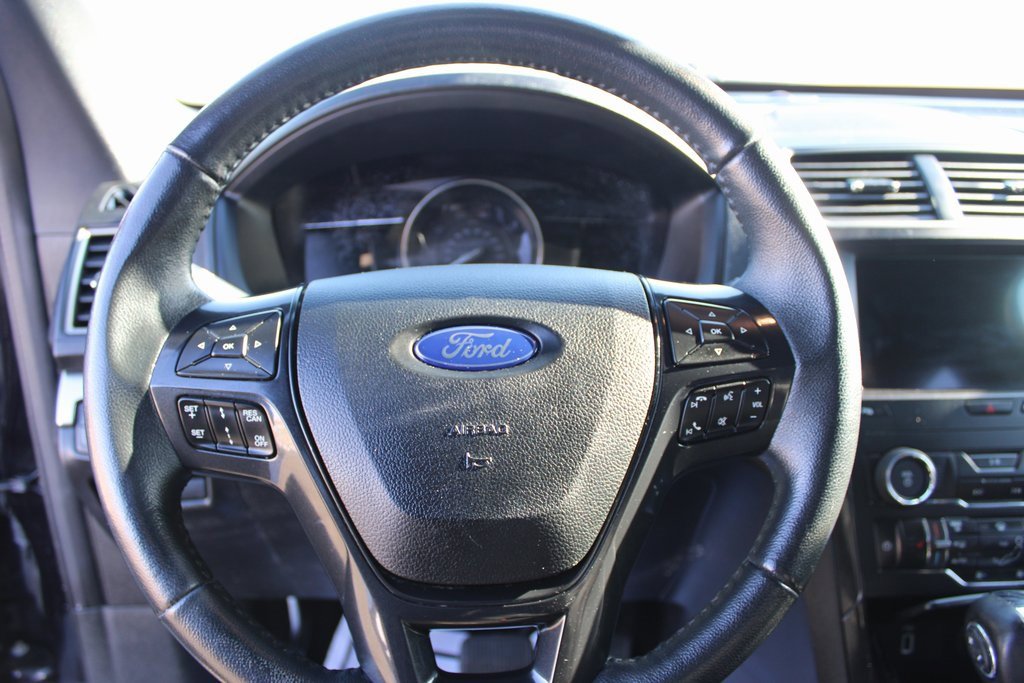 Used 2019 Ford Explorer XLT w/ Equipment Group 202A image 12