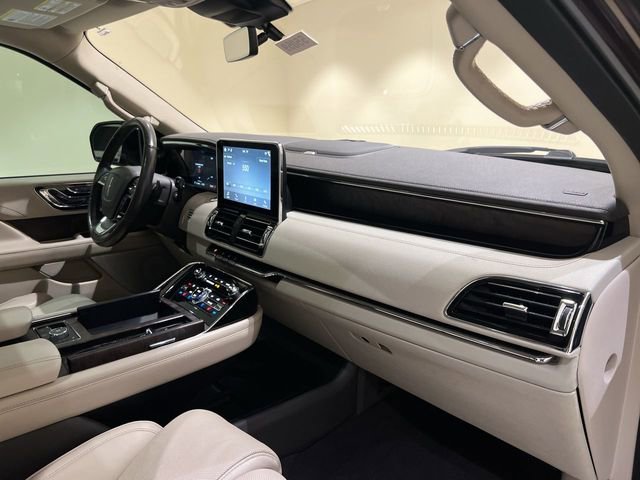 Used 2019 Lincoln Navigator L Reserve AWD/4WD image 27