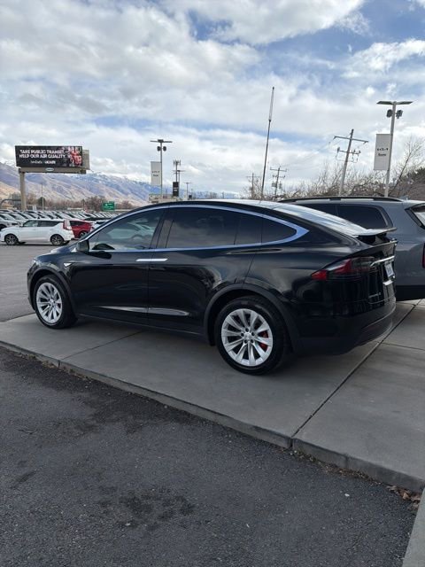 Used 2016 Tesla Model X P90D image 3