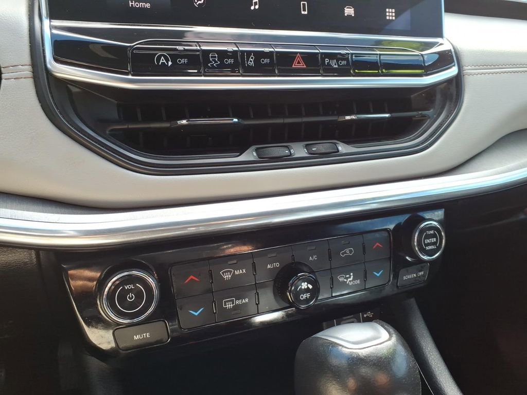 Used 2023 Jeep Compass Limited AWD/4WD image 19