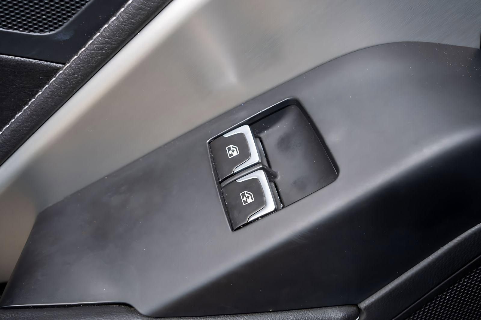 Used 2016 Chevrolet Corvette Stingray Coupe RWD image 16