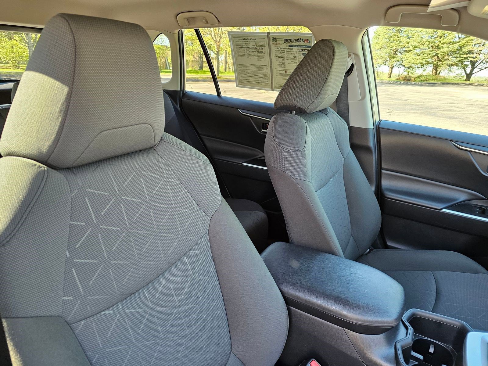 Used 2023 Toyota RAV4 XLE AWD/4WD image 11