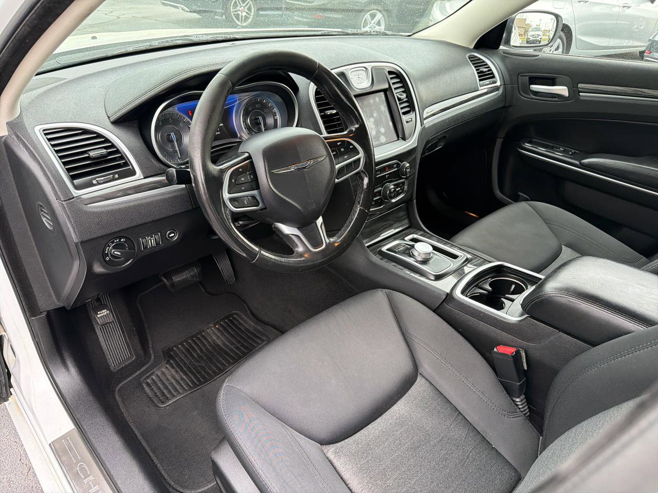 Used 2019 Chrysler 300 Touring w/ Sport Appearance Package image 11