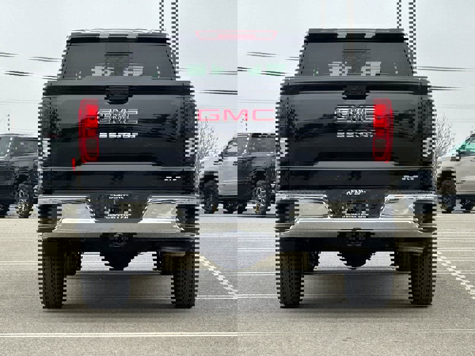 New 2026 GMC Sierra 1500 SLE w/ Preferred Package image 4