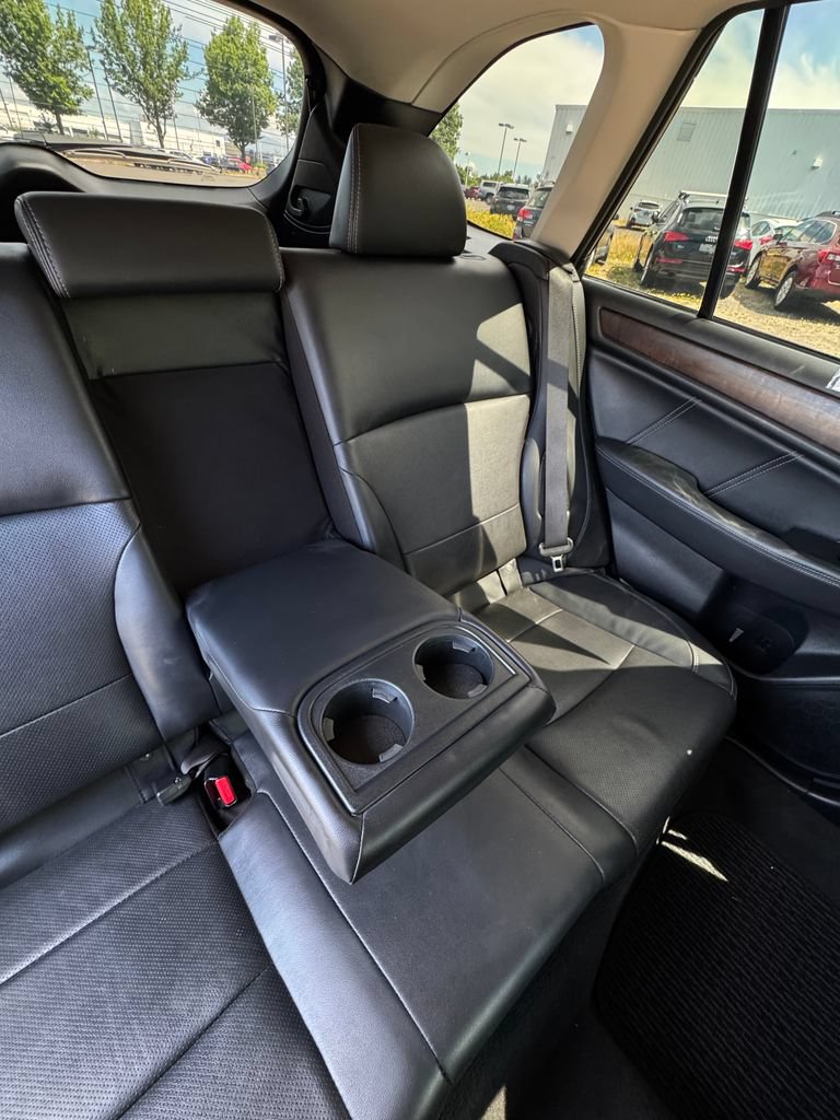 Used 2019 Subaru Outback 3.6R Limited AWD/4WD image 26