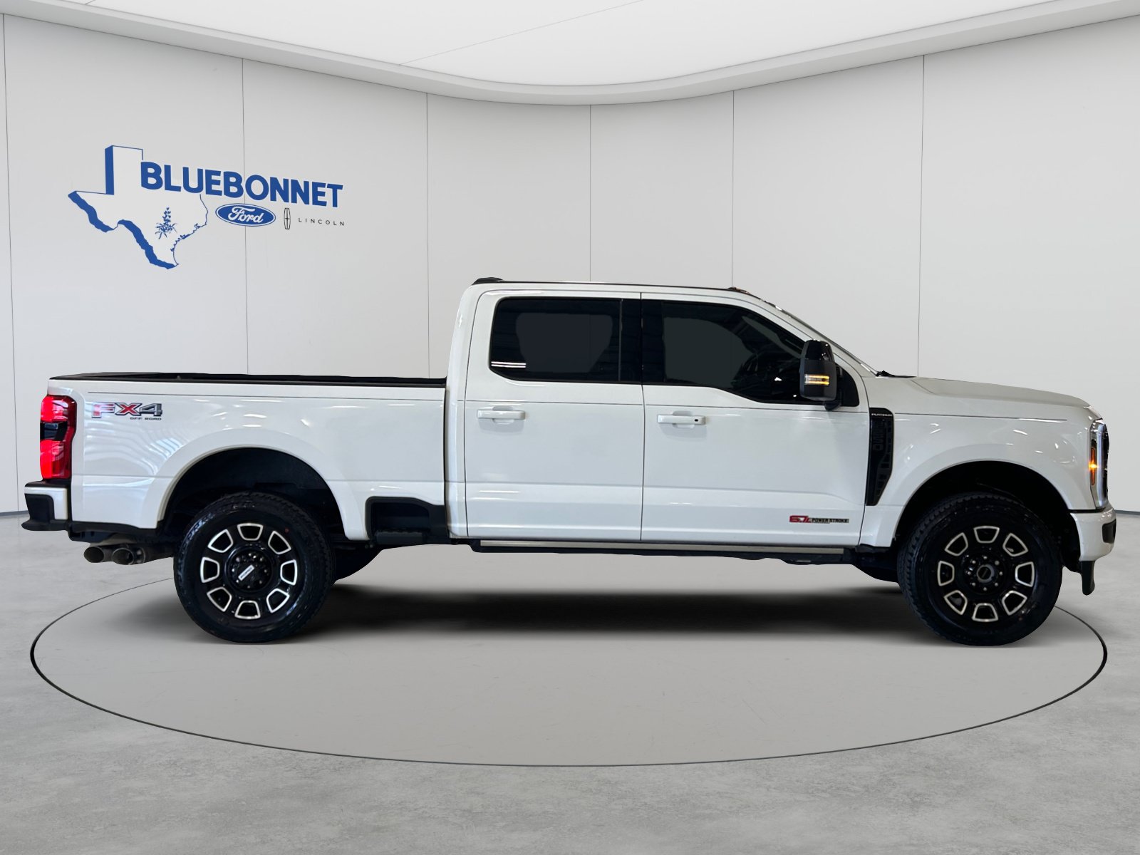 Used 2025 Ford F250 Platinum AWD/4WD image 4