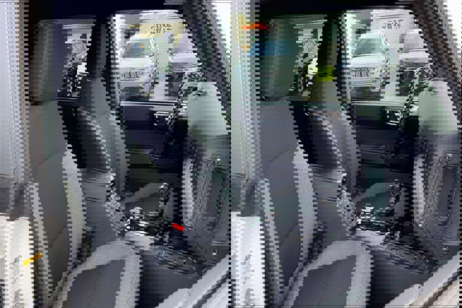 Certified 2025 Ford Bronco Big Bend image 9