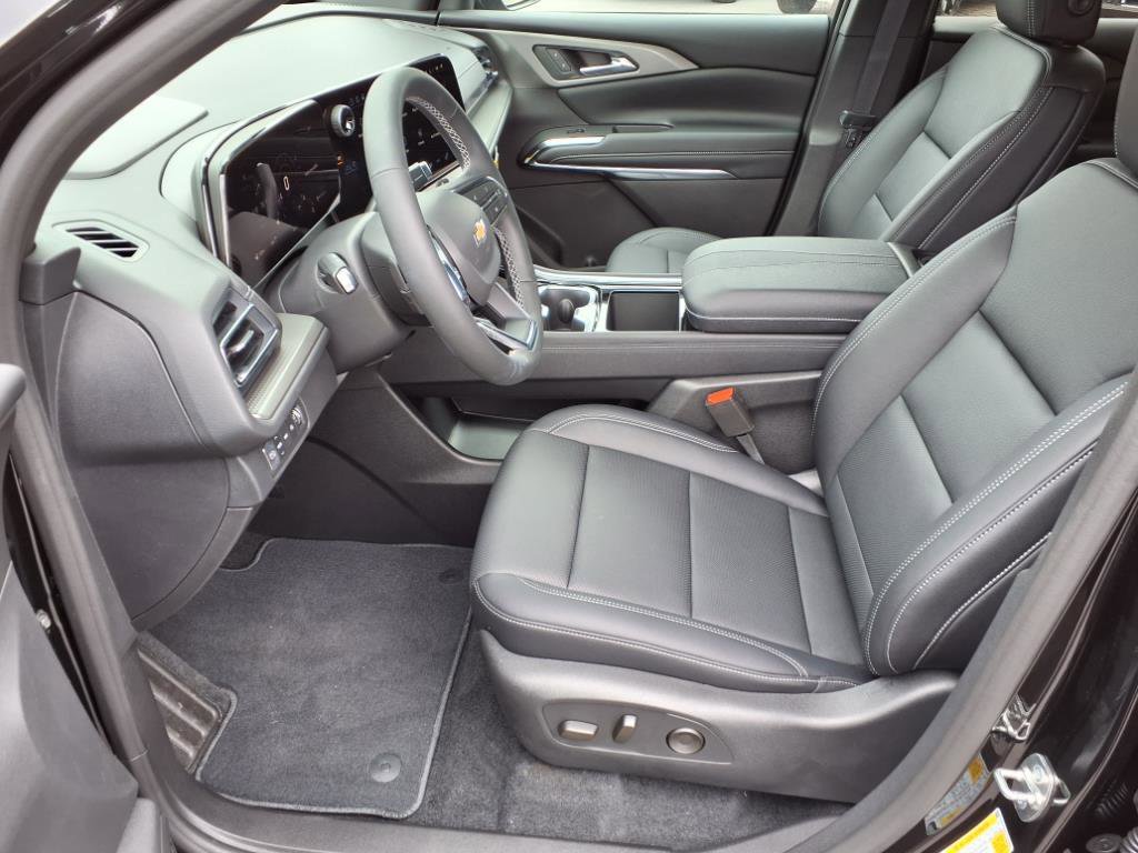 New 2026 Chevrolet Traverse LT w/ Driver Confidence Package image 4