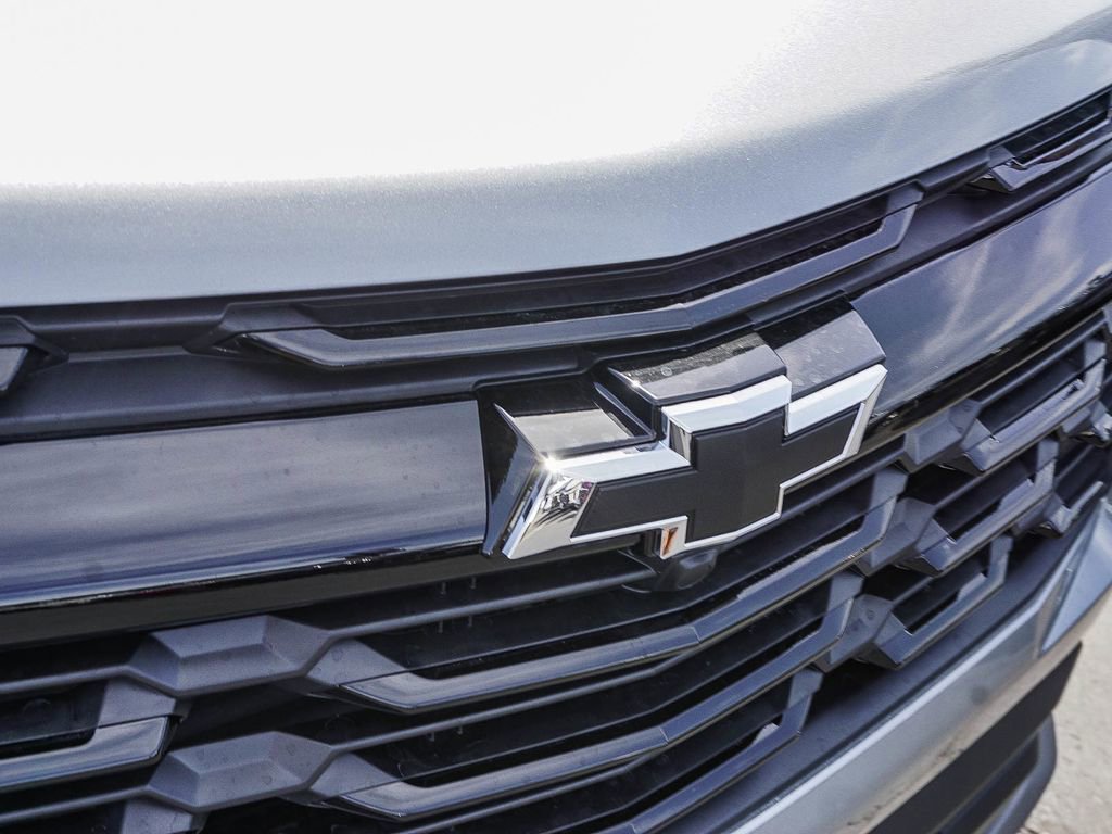 New 2026 Chevrolet Equinox LT w/ Midnight Edition FWD image 11