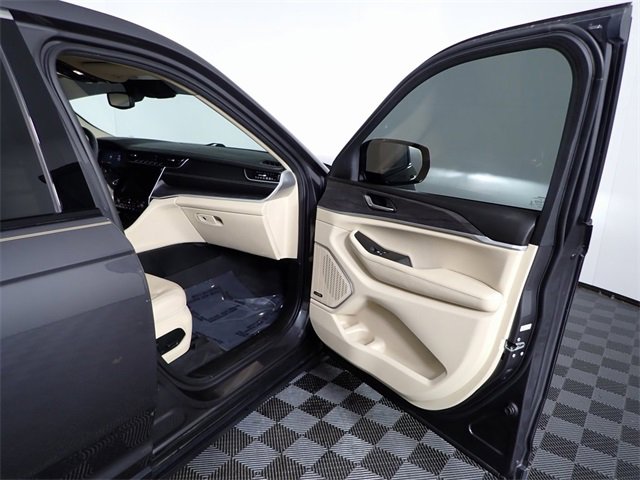 Used 2021 Jeep Grand Cherokee L Limited image 37