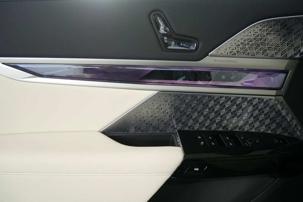 Used 2026 BMW i7 eDrive50 w/ Executive Package image 5