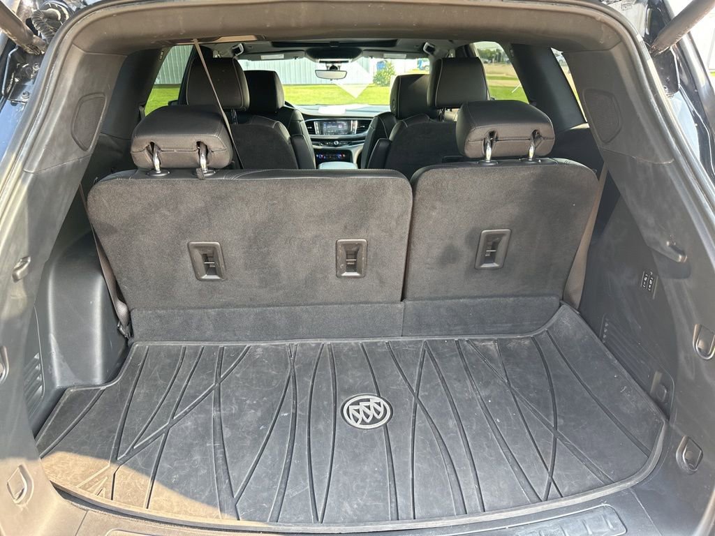 Used 2022 Buick Enclave Avenir w/ Avenir Technology Package image 37