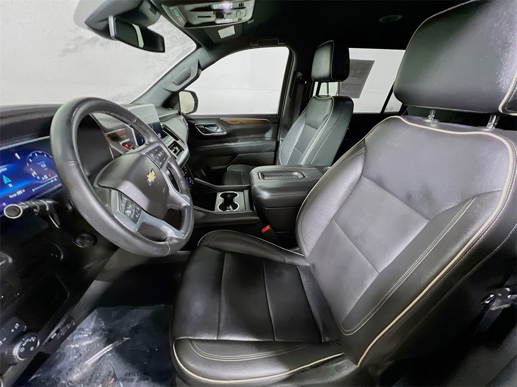 Used 2023 Chevrolet Suburban Premier image 19