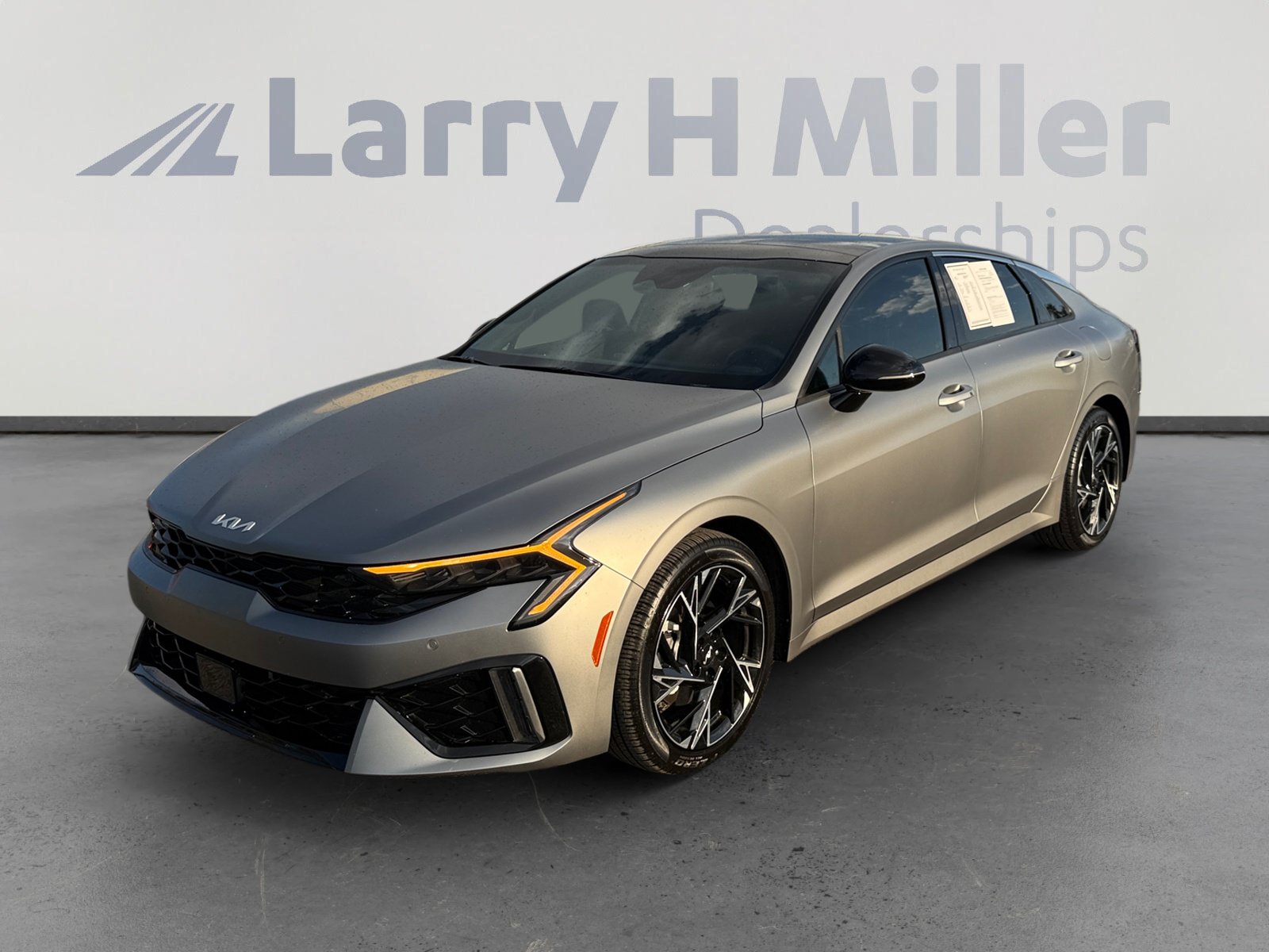 Used 2025 Kia K5 GT-Line w/ GT-Line Premium Package FWD image 1