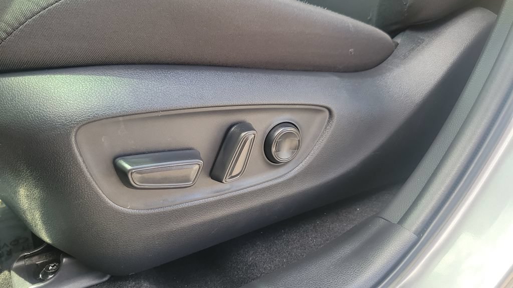 Certified 2025 Toyota RAV4 XLE AWD/4WD image 16