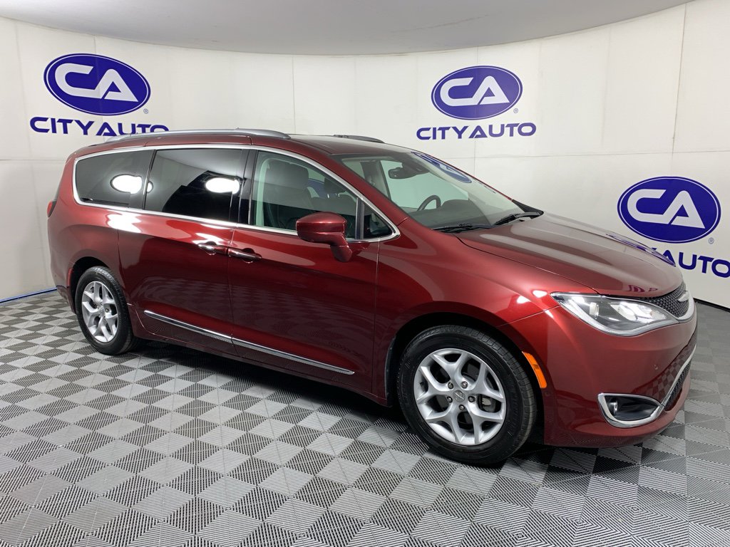 Used 2017 Chrysler Pacifica Touring-L Plus w/ Advanced Safetytec Group image 1