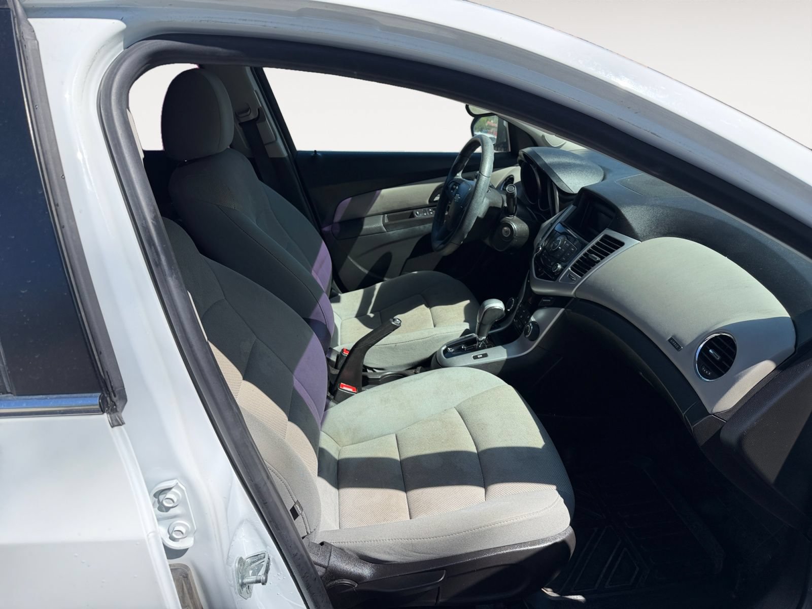 Used 2016 Chevrolet Cruze LT FWD image 15