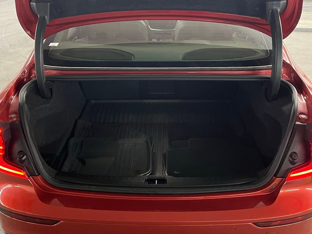 Used 2022 Volvo S60 B5 Momentum w/ Premium Package image 35