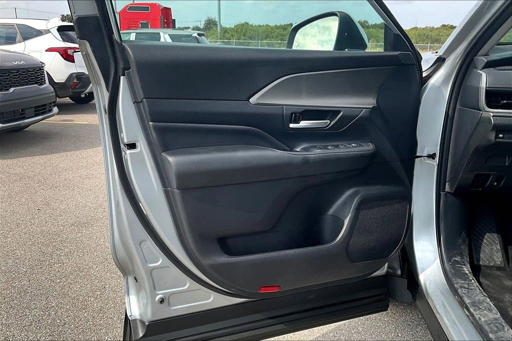 Used 2025 Toyota Grand Highlander FWD image 20