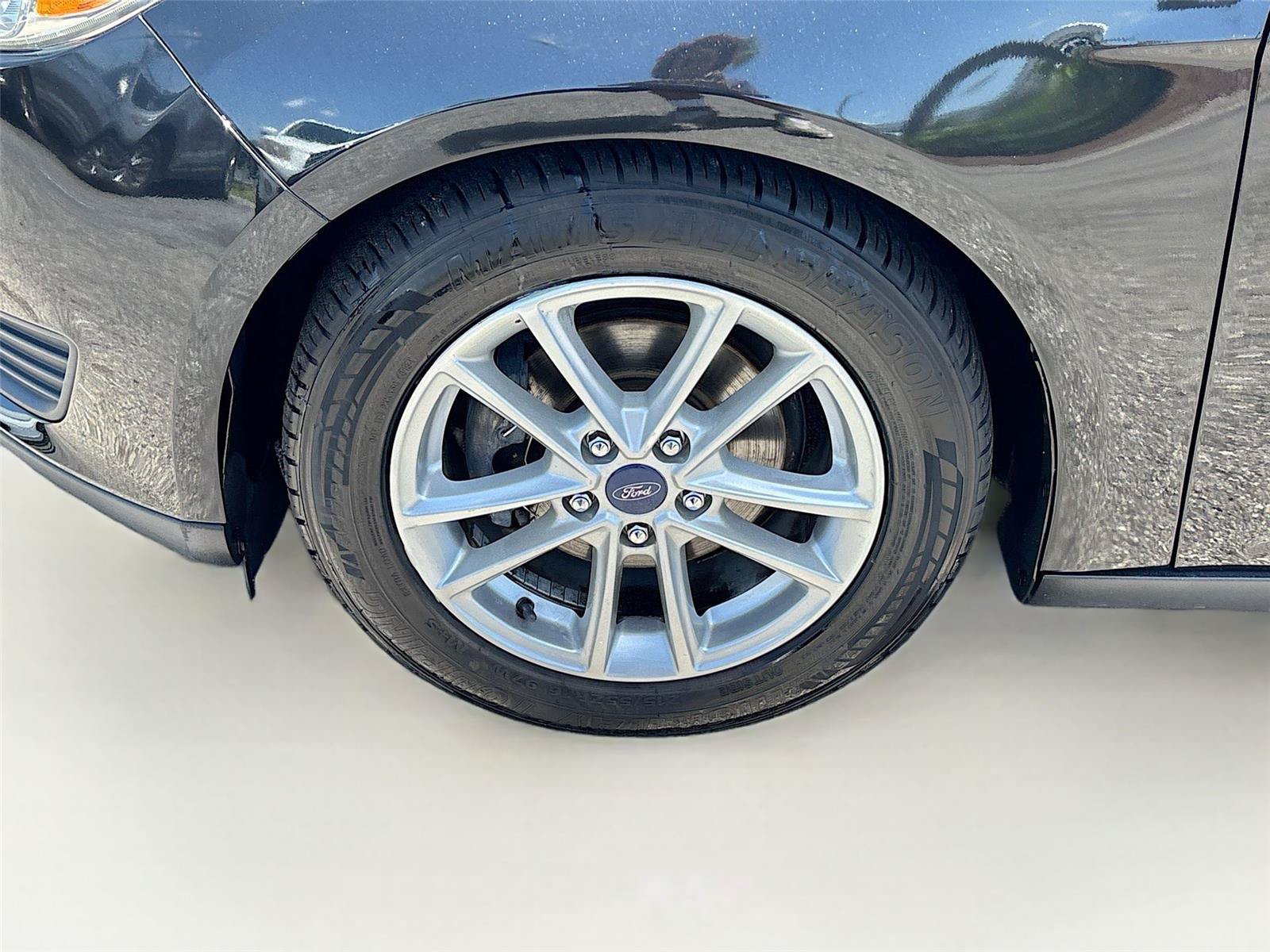 Used 2015 Ford Focus SE FWD image 28