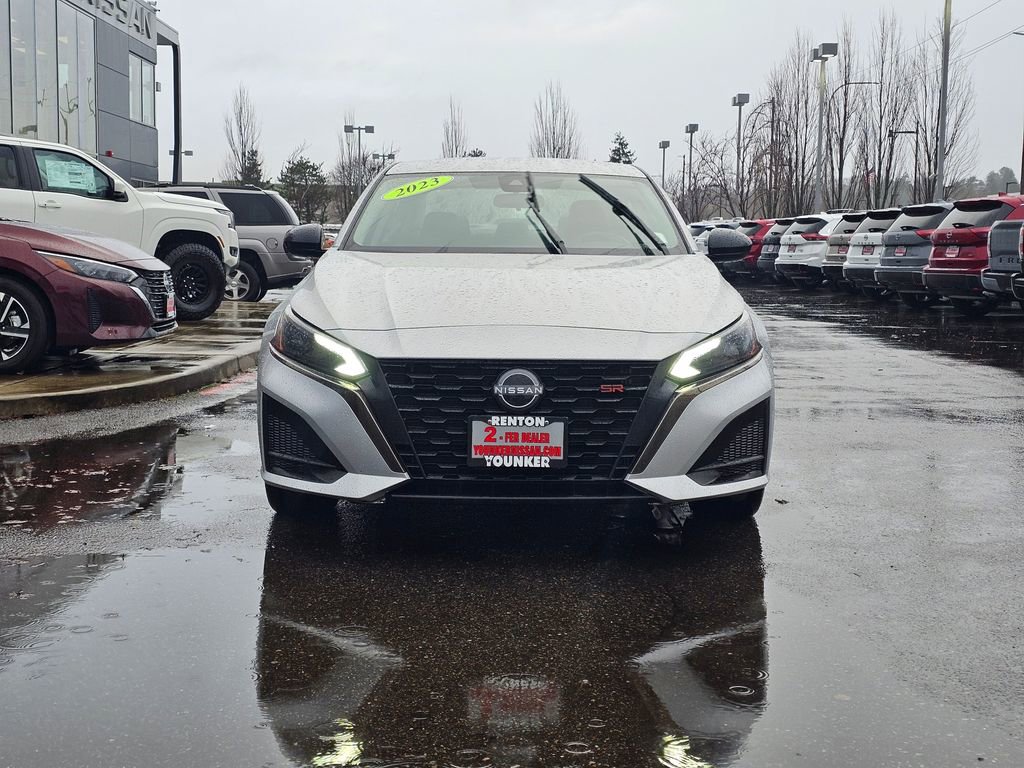 Used 2023 Nissan Altima 2.5 SR image 2