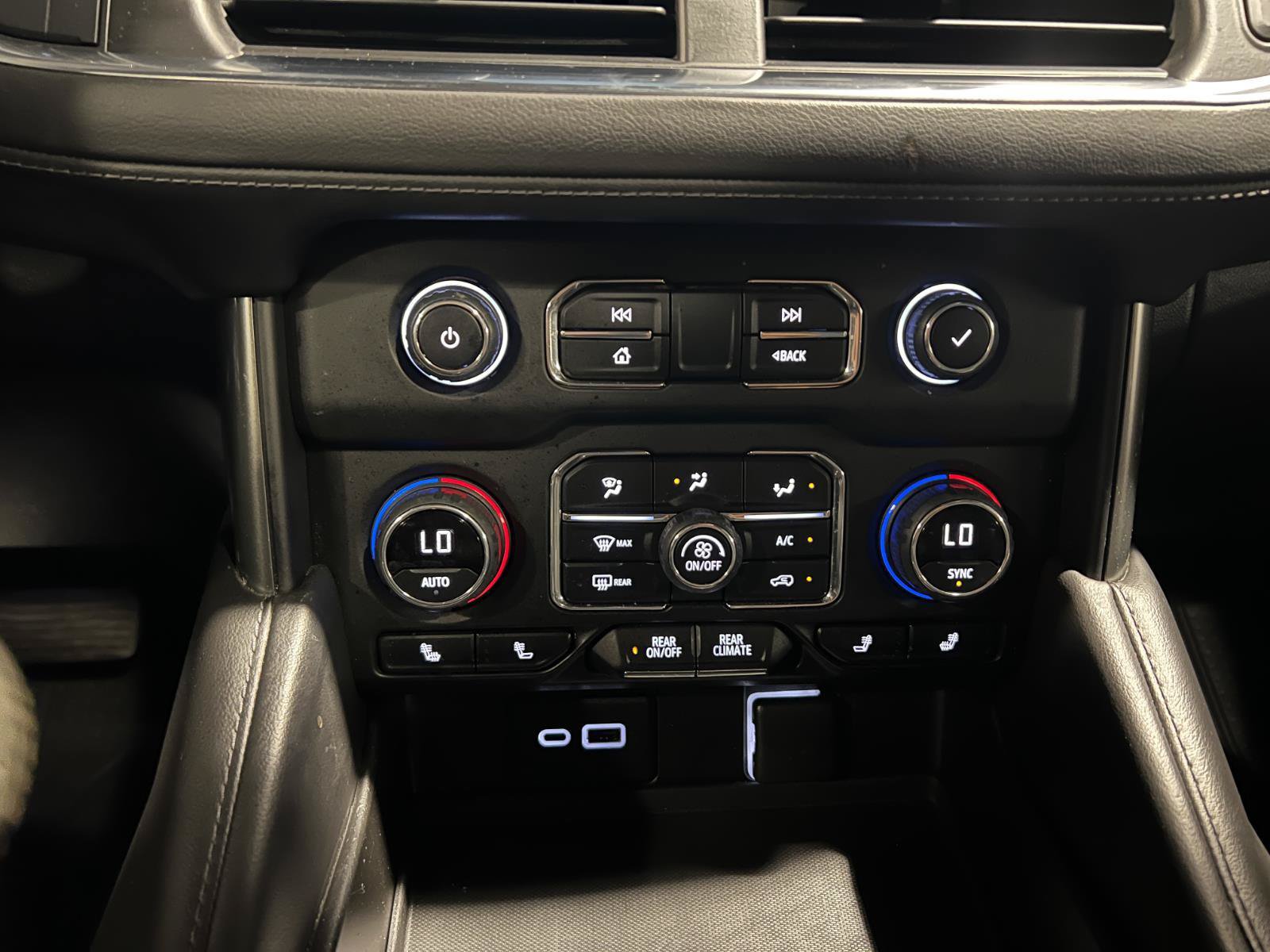 Used 2022 Chevrolet Tahoe Z71 AWD/4WD image 18