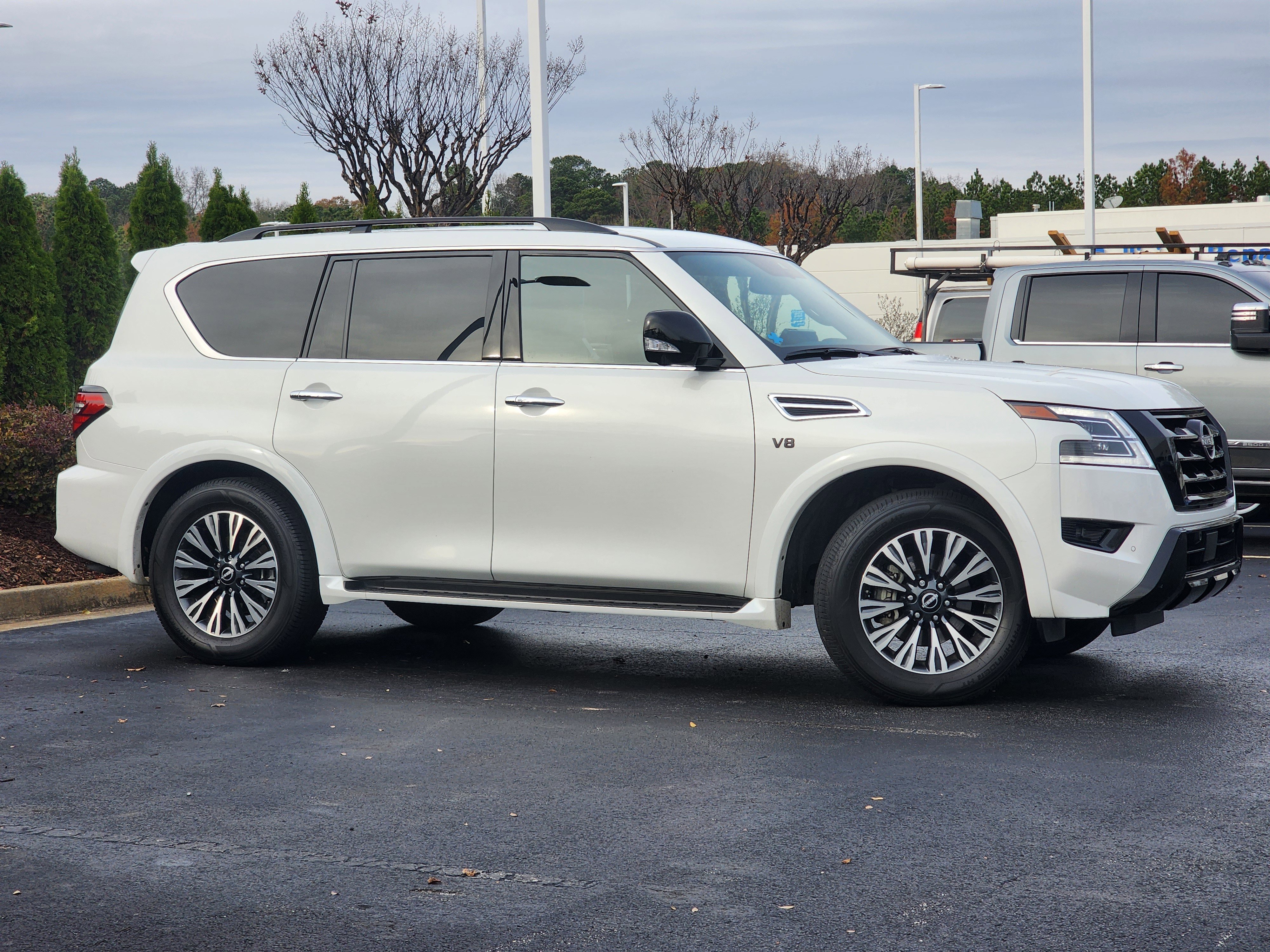 Used 2022 Nissan Armada SL w/ Midnight Edition Package image 3
