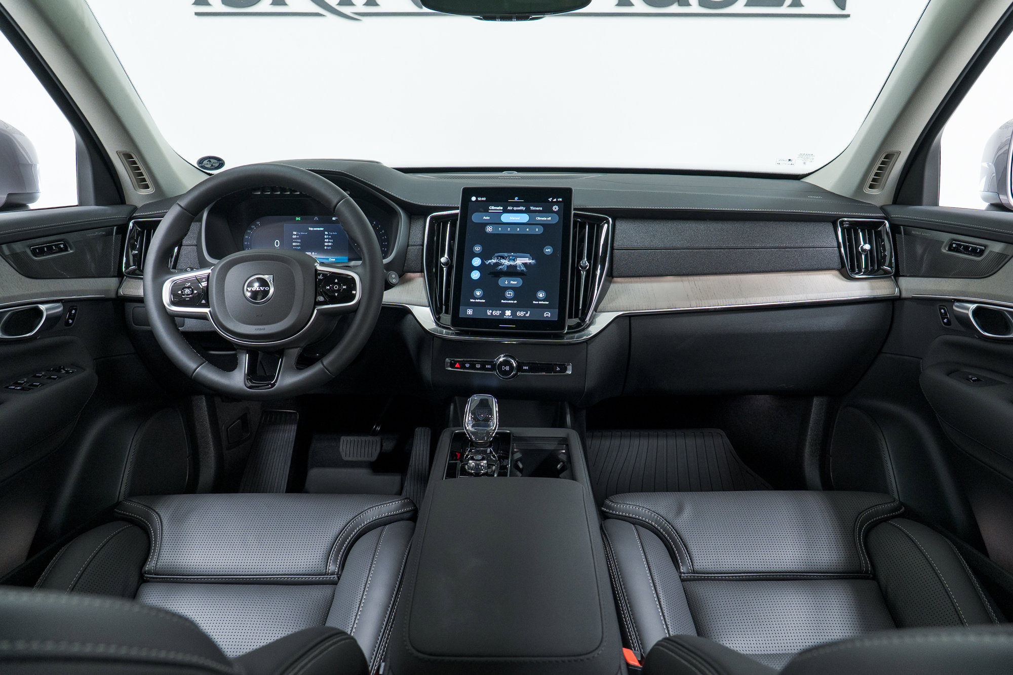 New 2026 Volvo XC90 B5 Ultra w/ Protection Package image 15