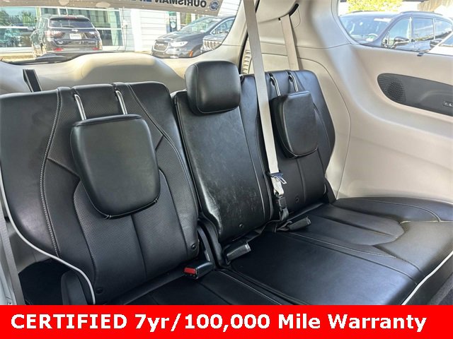 Certified 2021 Chrysler Pacifica Limited image 11