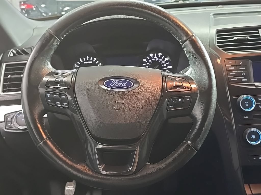 Used 2017 Ford Explorer XLT FWD image 19