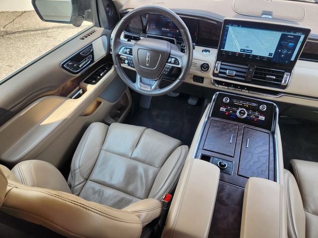 Certified 2023 Lincoln Navigator L Reserve AWD/4WD image 12