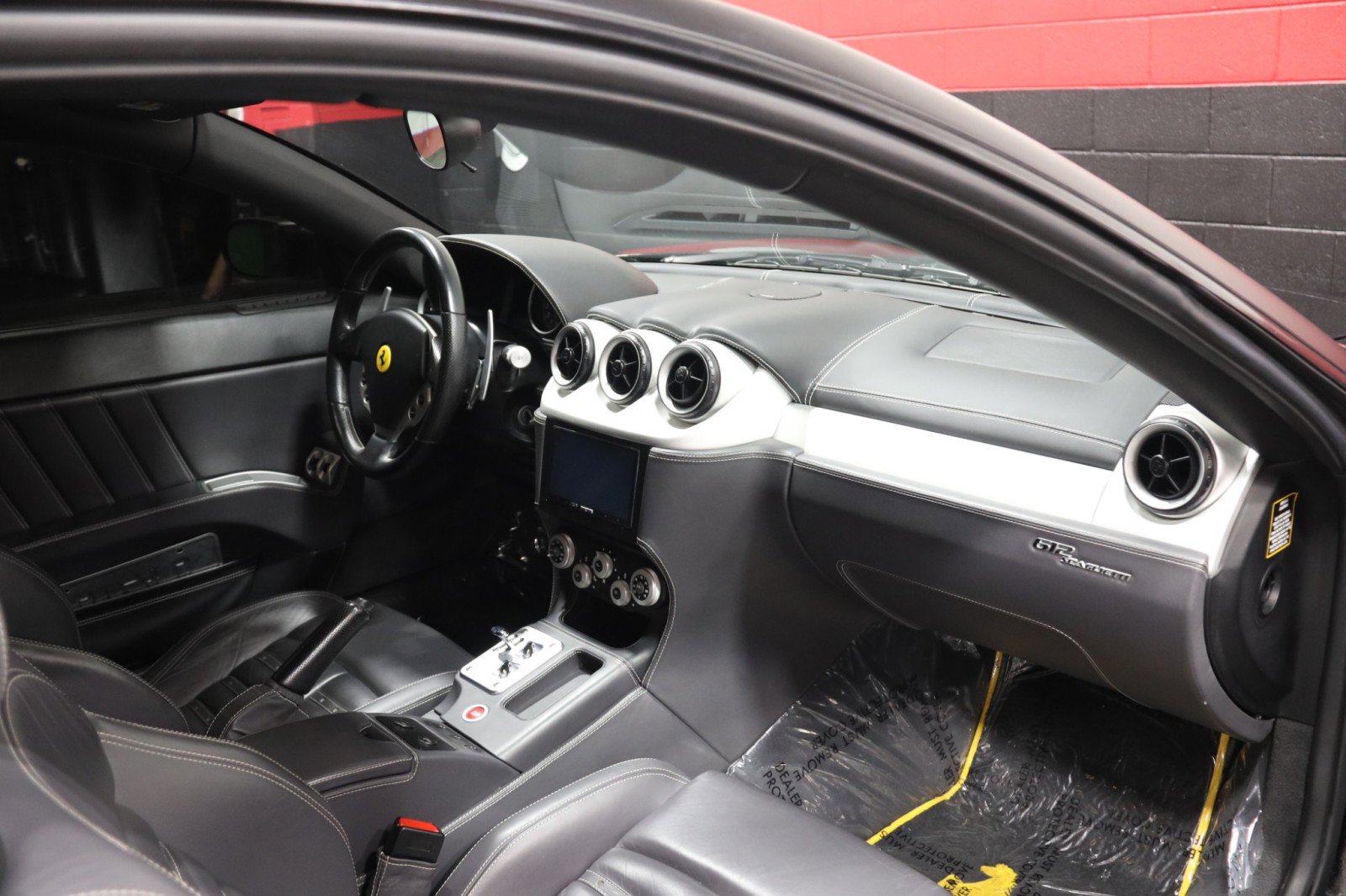 Used 2005 Ferrari 612 Scaglietti RWD image 57