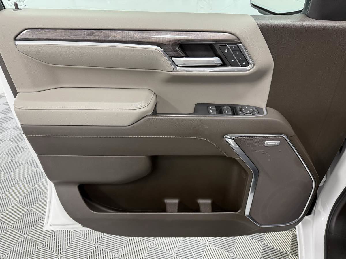 Used 2022 Chevrolet Silverado 1500 LTZ image 11