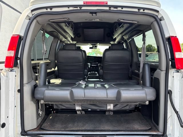 Used 2020 GMC Savana 2500 Extended w/ Enhanced Convenience Package RWD image 12