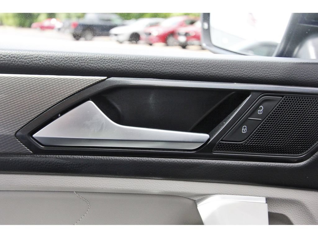 Used 2024 Volkswagen Tiguan SE w/ Panoramic Sunroof Package AWD/4WD image 20