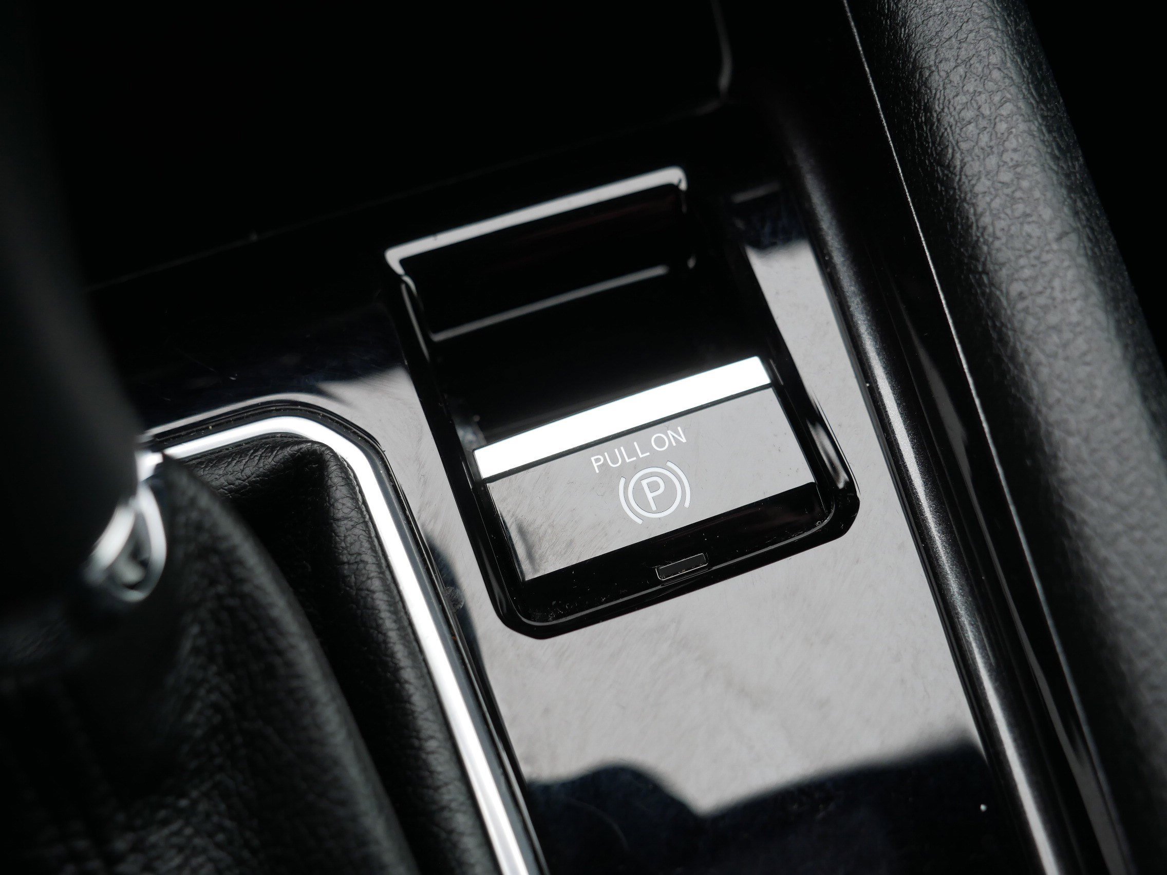 Certified 2024 Jeep Compass Latitude image 32