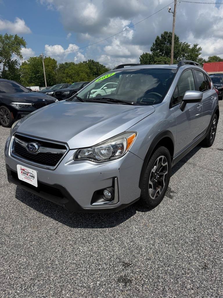 Used 2017 Subaru Crosstrek 2.0i Premium w/ Moonroof Package AWD/4WD image 2
