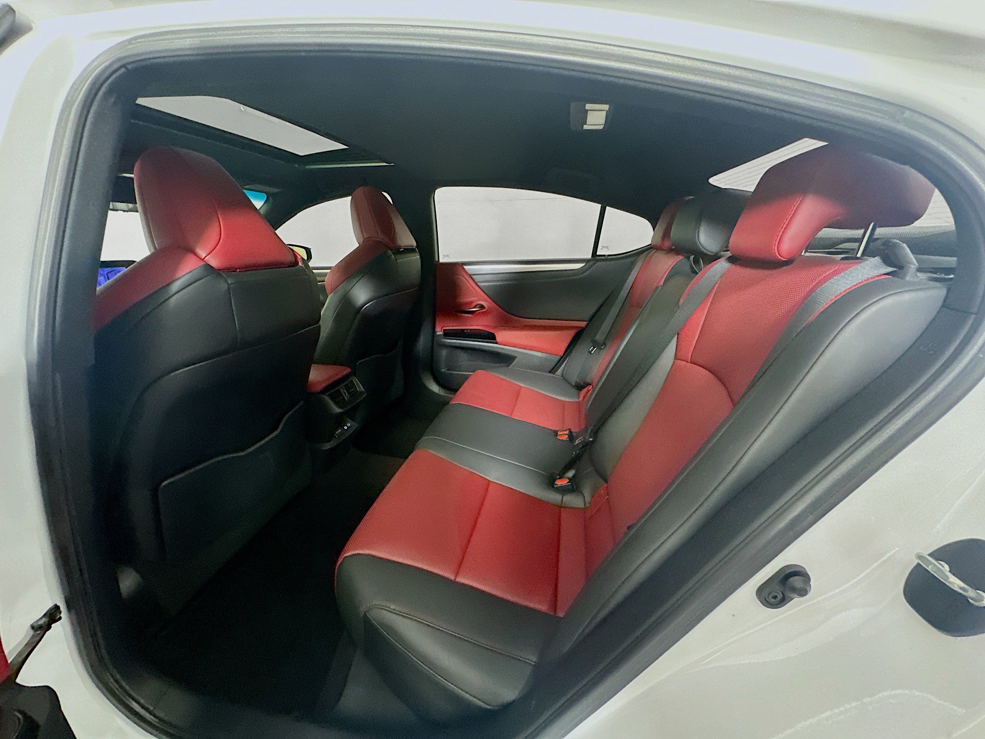 Used 2023 Lexus ES 350 F Sport w/ Accessory Package (Z2) FWD image 29