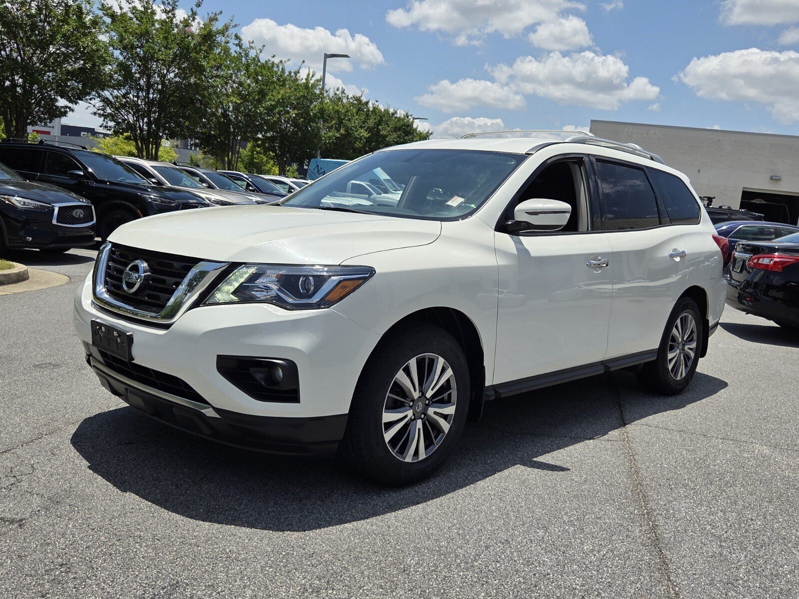 Used 2020 Nissan Pathfinder SV