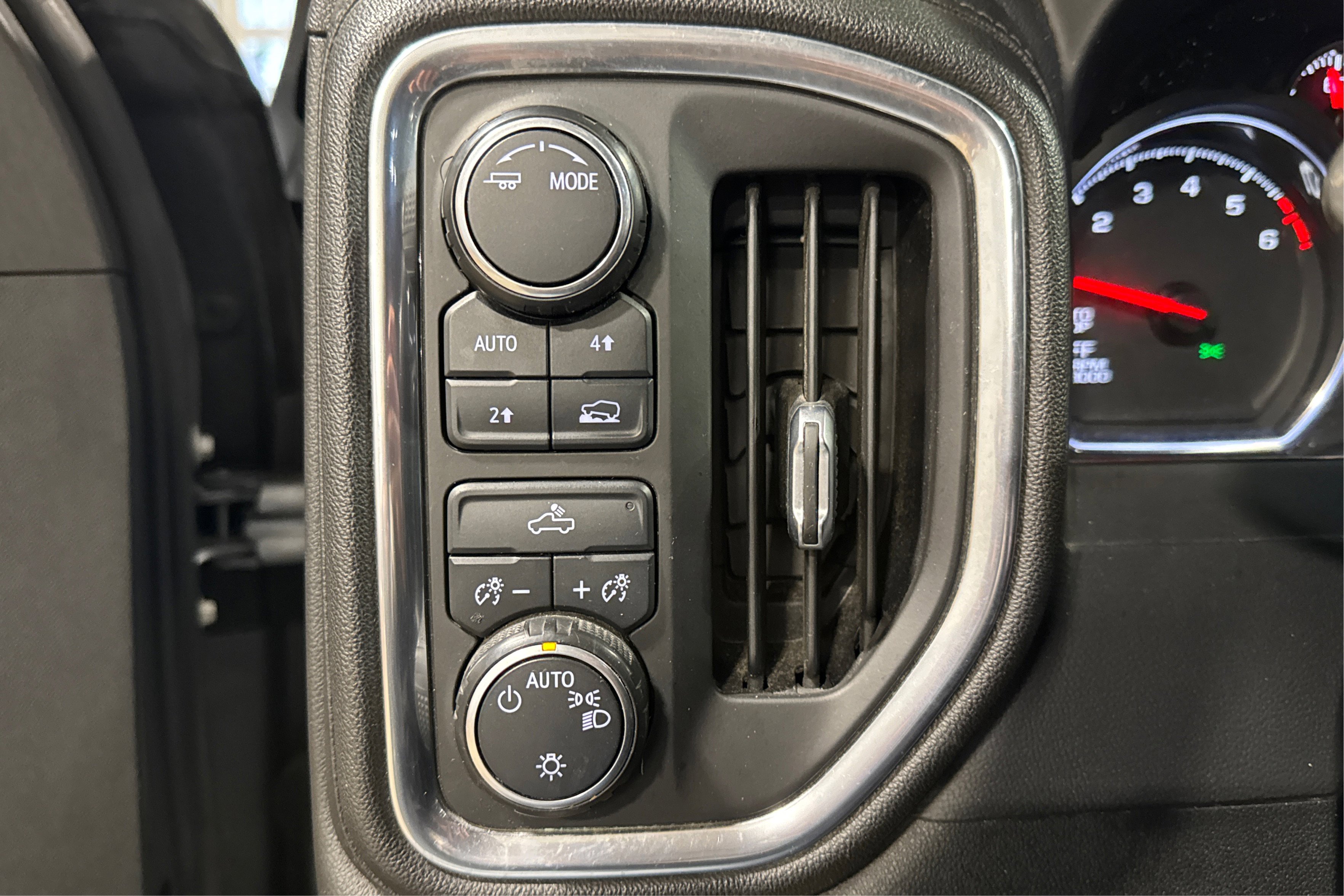 Used 2020 Chevrolet Silverado 1500 LT w/ All-Star Edition image 20