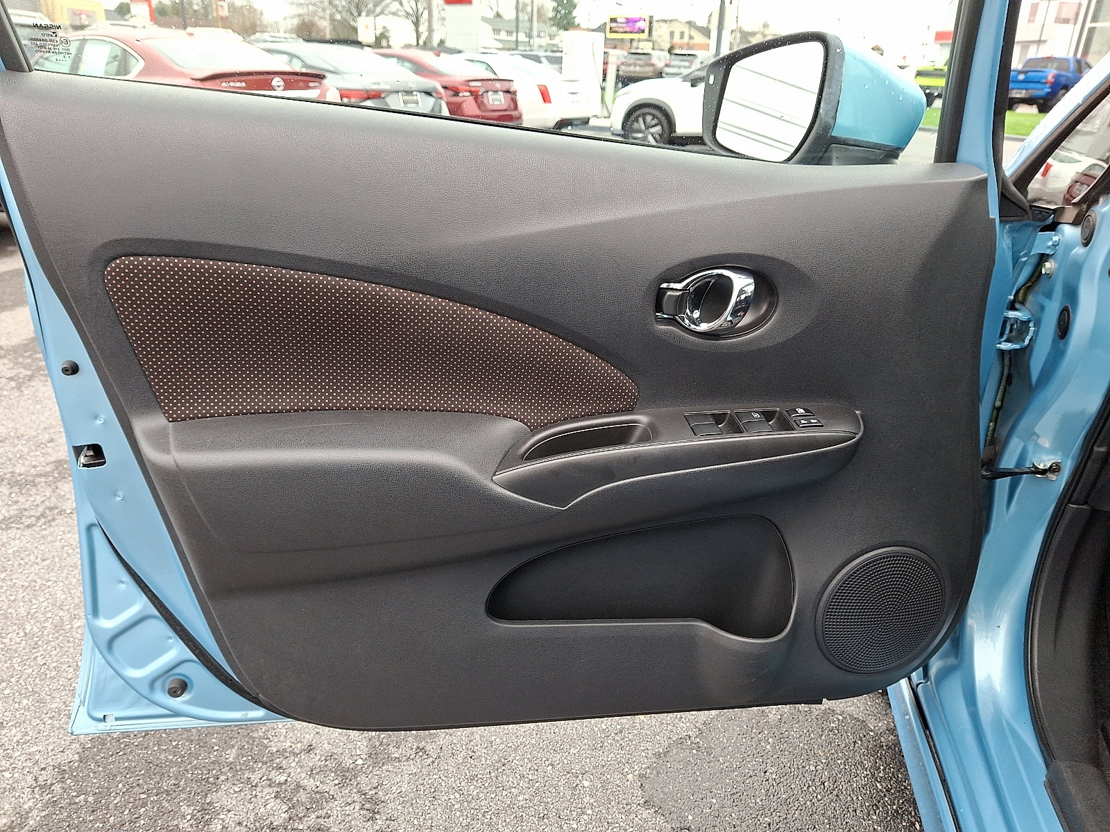 Used 2015 Nissan Versa Note SR w/ SR Tech Package image 14