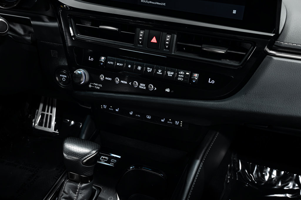 Used 2024 Lexus ES 300h F Sport w/ Accessory Package (Z2) FWD image 25
