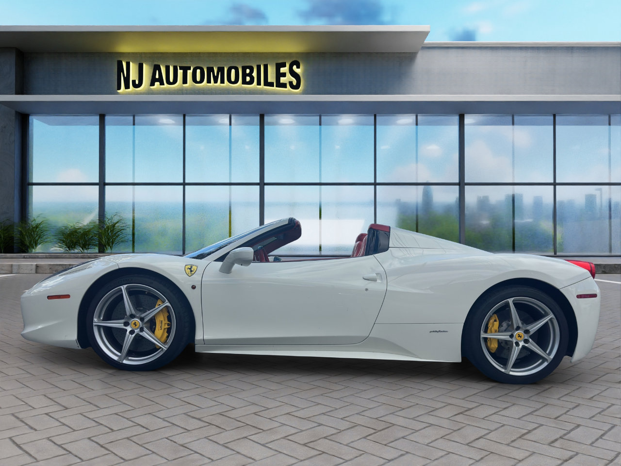 Used 2013 Ferrari 458 Spider 2dr Conv image 4