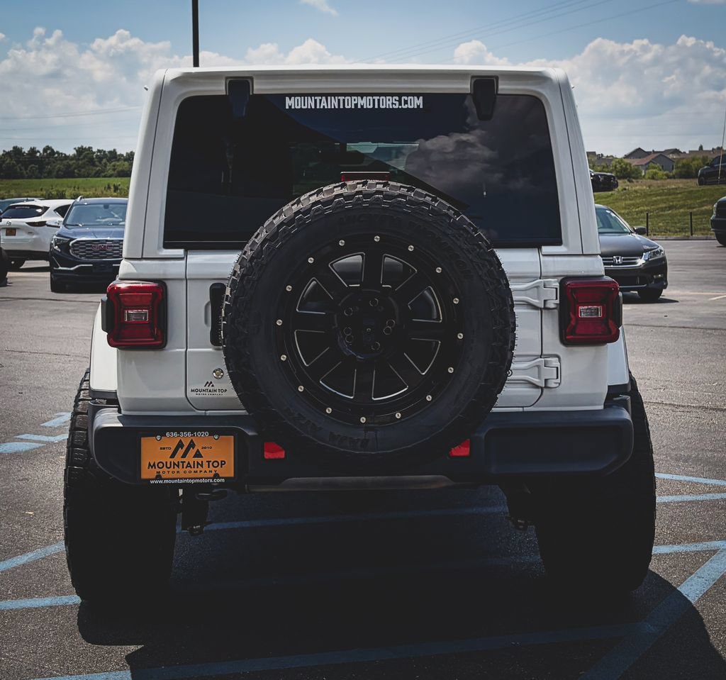 Used 2018 Jeep Wrangler Unlimited Sahara w/ Dual Top Group AWD/4WD image 24