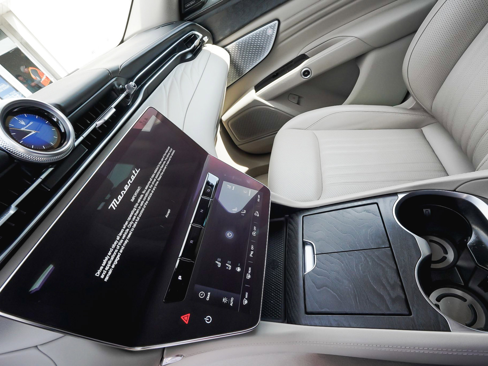 Used 2023 Maserati Grecale GT image 27