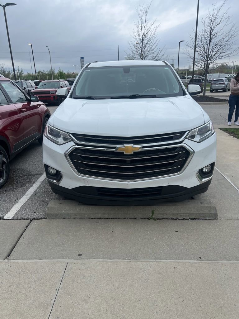Used 2018 Chevrolet Traverse LT FWD image 2