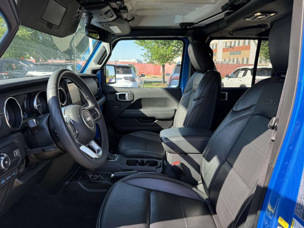 Used 2023 Jeep Wrangler Unlimited Sahara w/ Cold Weather Group AWD/4WD image 13